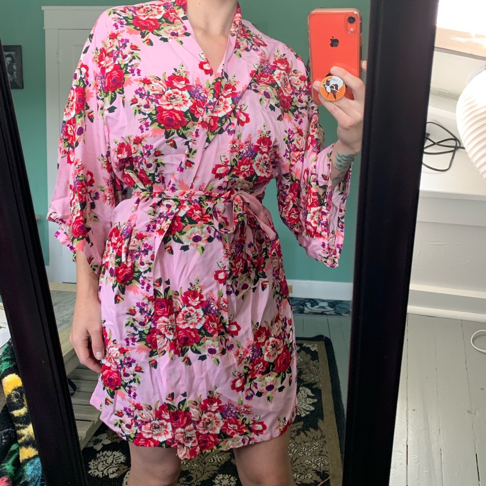Silk floral pattern robe
